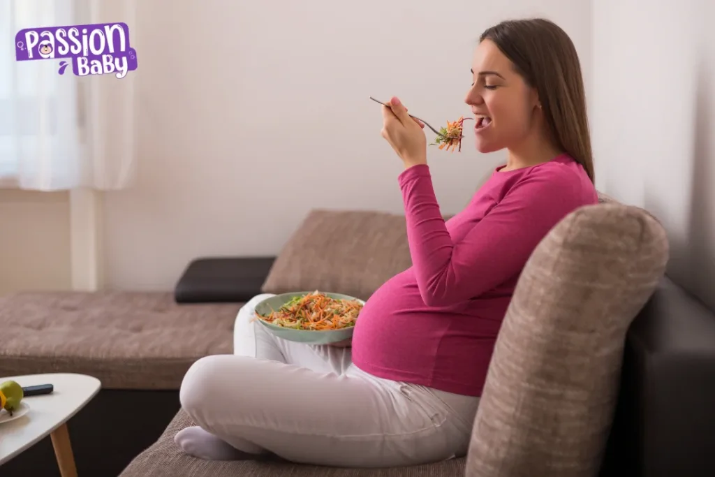 ما الأطعمة التي ينصح بها وما يجب ان تتجنبيه اثناء الحمل ؟